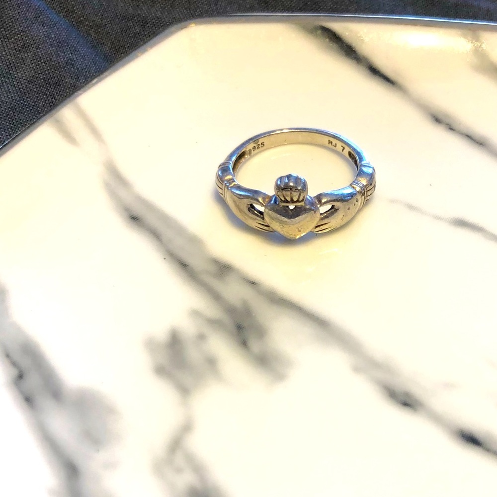 Size 8 claddagh ring